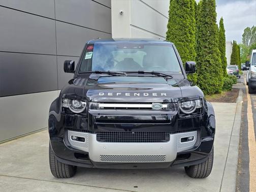 2025 Land Rover Defender 110 P400 S