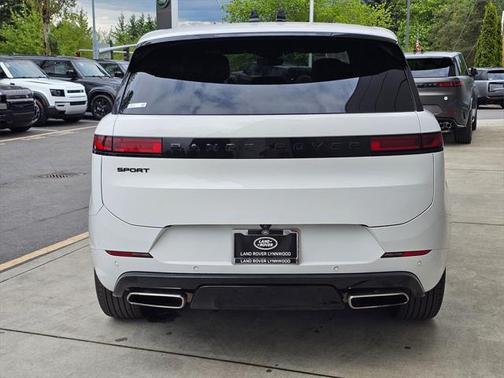 2024 Land Rover Range Rover Sport SE