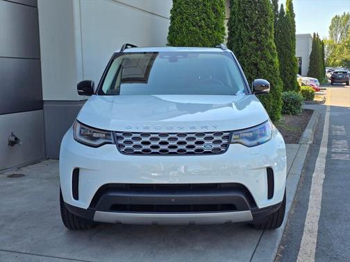 2024 Land Rover Discovery P300 S