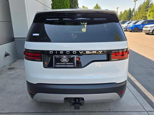 2024 Land Rover Discovery P300 S