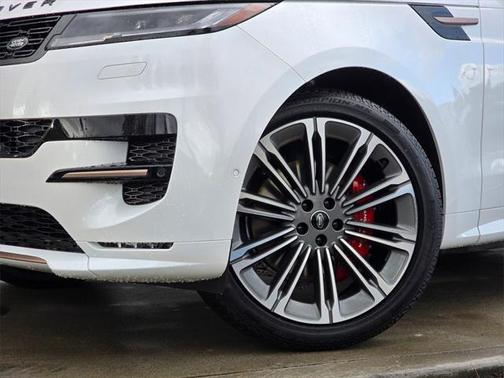 2025 Land Rover Range Rover Sport SE
