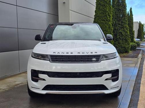 2025 Land Rover Range Rover Sport SE