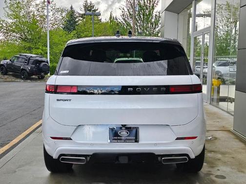 2025 Land Rover Range Rover Sport SE