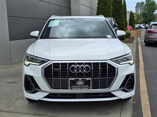 2024 Audi Q3 Premium 45 TFSI S line quattro Tiptronic