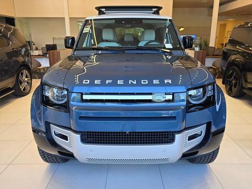 2025 Land Rover Defender 110 P300