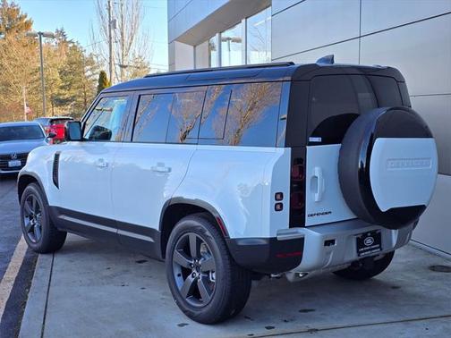 2025 Land Rover Defender 110 P400 S