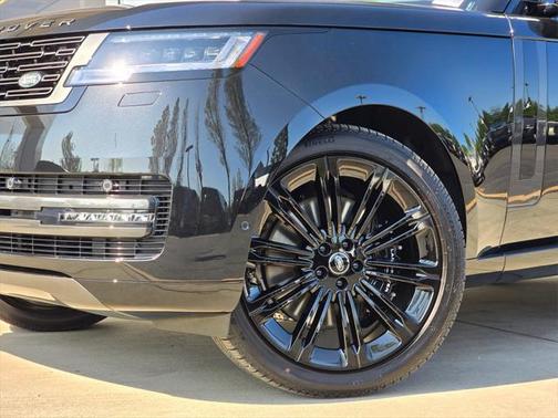 2025 Land Rover Range Rover P530 SE
