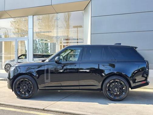 2025 Land Rover Range Rover P530 SE