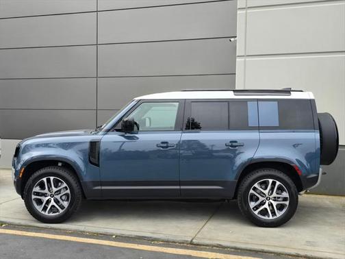 2025 Land Rover Defender 110 P300