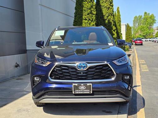2021 Toyota Highlander Hybrid Platinum