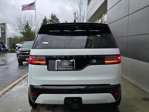 2025 Land Rover Discovery P360 Dynamic SE