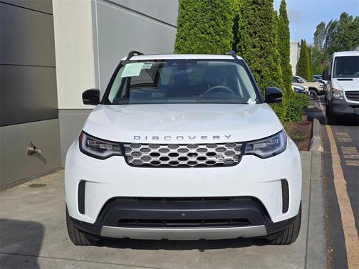 2024 Land Rover Discovery P300 S