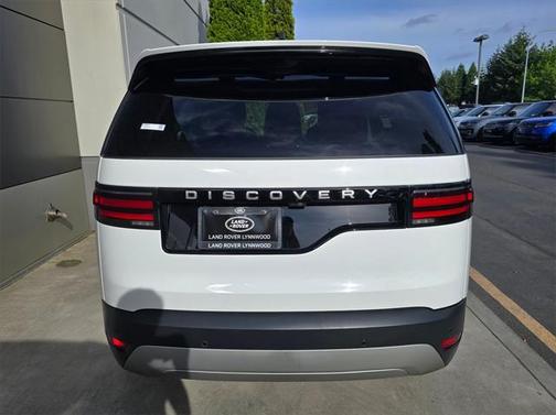 2024 Land Rover Discovery P300 S