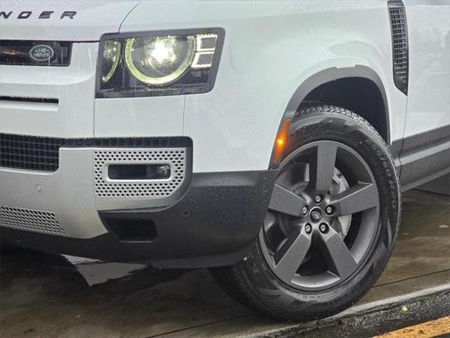 2025 Land Rover Defender 130 P400 S