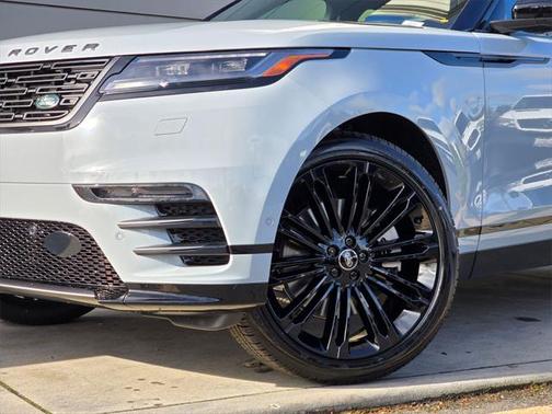 2026 Land Rover Range Rover Velar P250 SE R-Dynamic