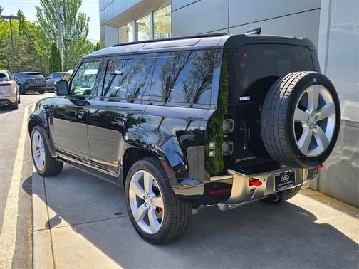 2025 Land Rover Defender 110 P400 X