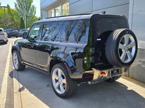 2025 Land Rover Defender 110 P400 X