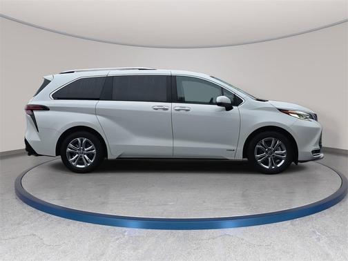 2021 Toyota Sienna 
