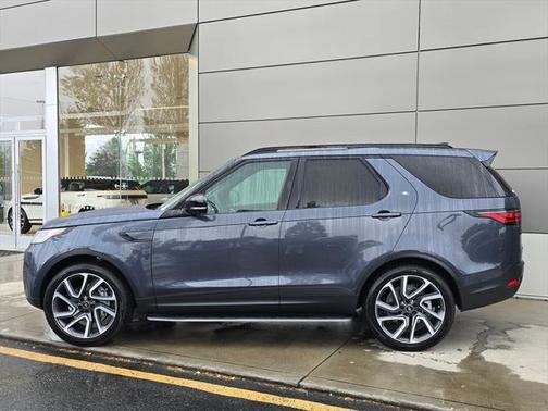 2025 Land Rover Discovery P300 S