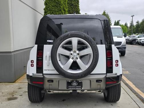 2025 Land Rover Defender 110 P400 X-Dynamic SE