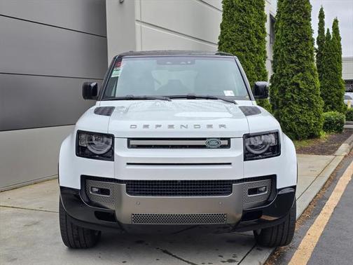 2025 Land Rover Defender 110 P400 X-Dynamic SE