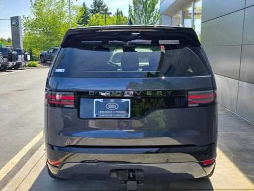 2025 Land Rover Discovery P300 Dynamic SE