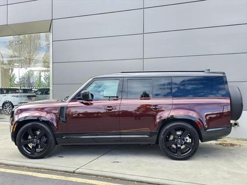 2025 Land Rover Defender 130 P400 X-Dynamic SE