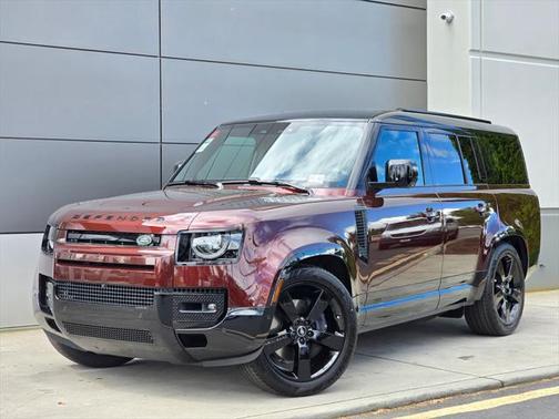 2025 Land Rover Defender 130 P400 X-Dynamic SE