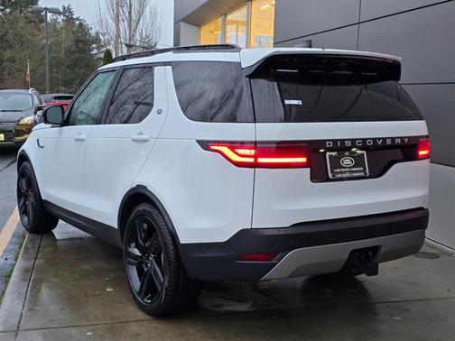2025 Land Rover Discovery P300 S