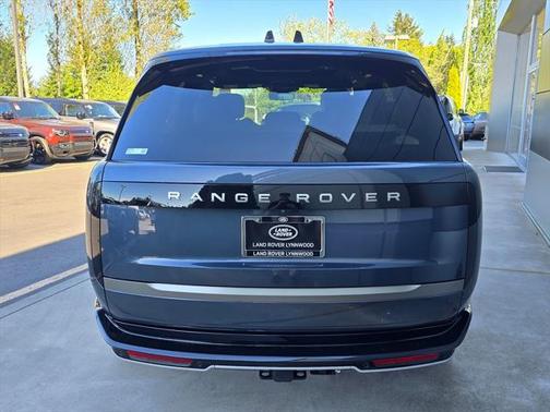 2025 Land Rover Range Rover P530 SE
