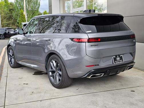 2023 Land Rover Range Rover Sport SE
