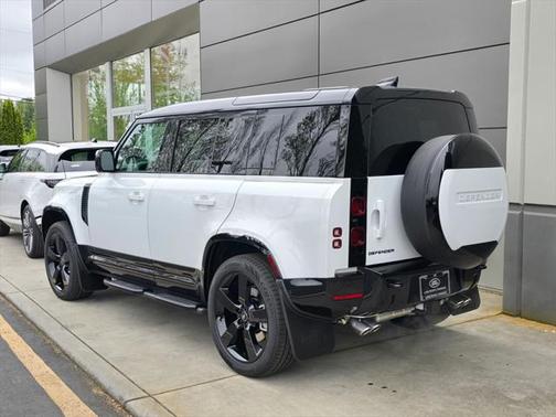 2025 Land Rover Defender 110 P500 X-Dynamic SE