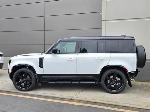2025 Land Rover Defender 110 P500 X-Dynamic SE