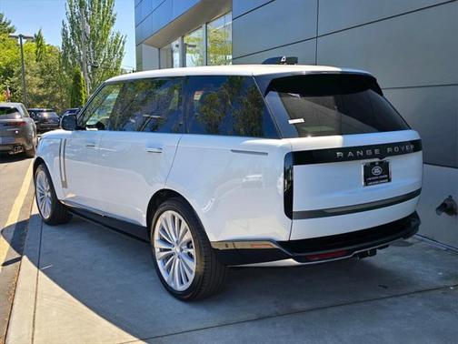 2025 Land Rover Range Rover P400 SE 7 Seat