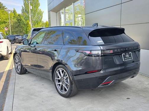 2026 Land Rover Range Rover Velar P250 SE R-Dynamic