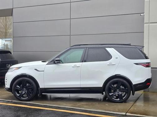 2025 Land Rover Discovery P360 Dynamic SE