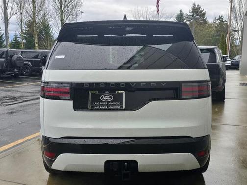 2025 Land Rover Discovery P360 Dynamic SE