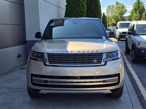 2025 Land Rover Range Rover P530 SE