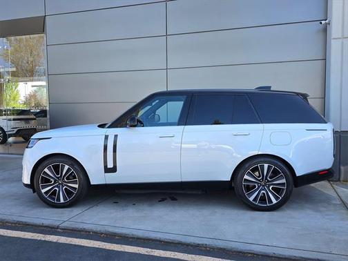 2025 Land Rover Range Rover P550e SE
