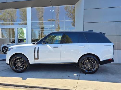 2025 Land Rover Range Rover P530 SE
