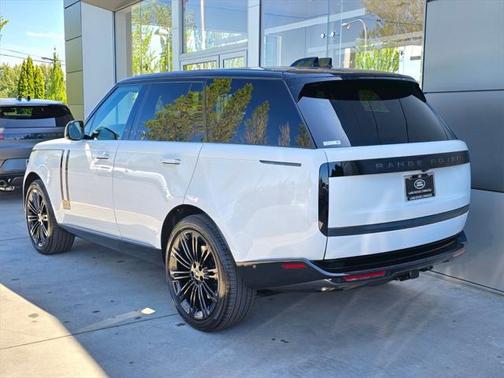 2025 Land Rover Range Rover P530 SE