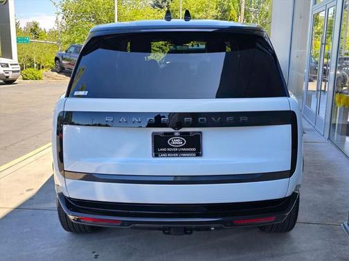 2025 Land Rover Range Rover P530 SE