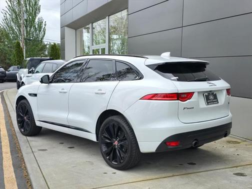 2019 Jaguar F-PACE 30t R-Sport