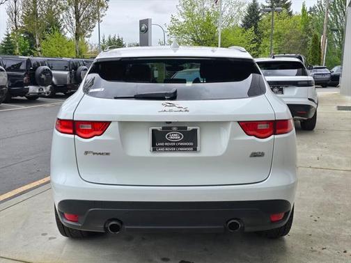 2019 Jaguar F-PACE 30t R-Sport