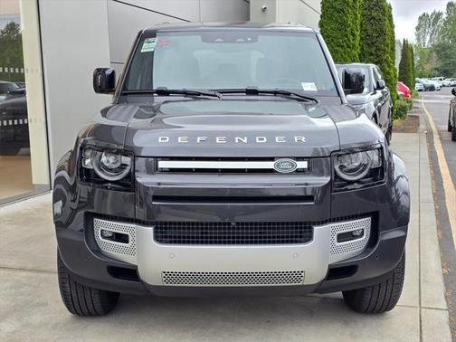 2025 Land Rover Defender 110 P300
