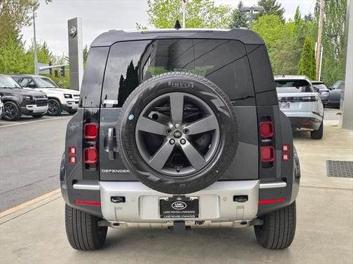 2025 Land Rover Defender 110 P300