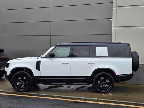 2025 Land Rover Defender 130 P400 X-Dynamic SE