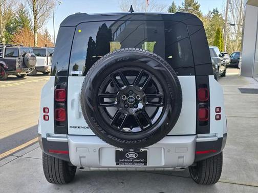 2025 Land Rover Defender 90 P300 S