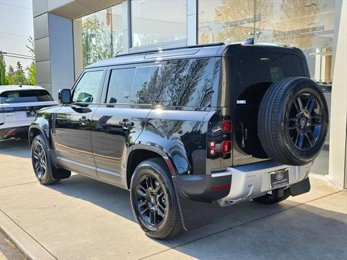 2025 Land Rover Defender 110 P300
