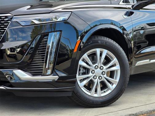 2025 Cadillac XT6 Luxury AWD